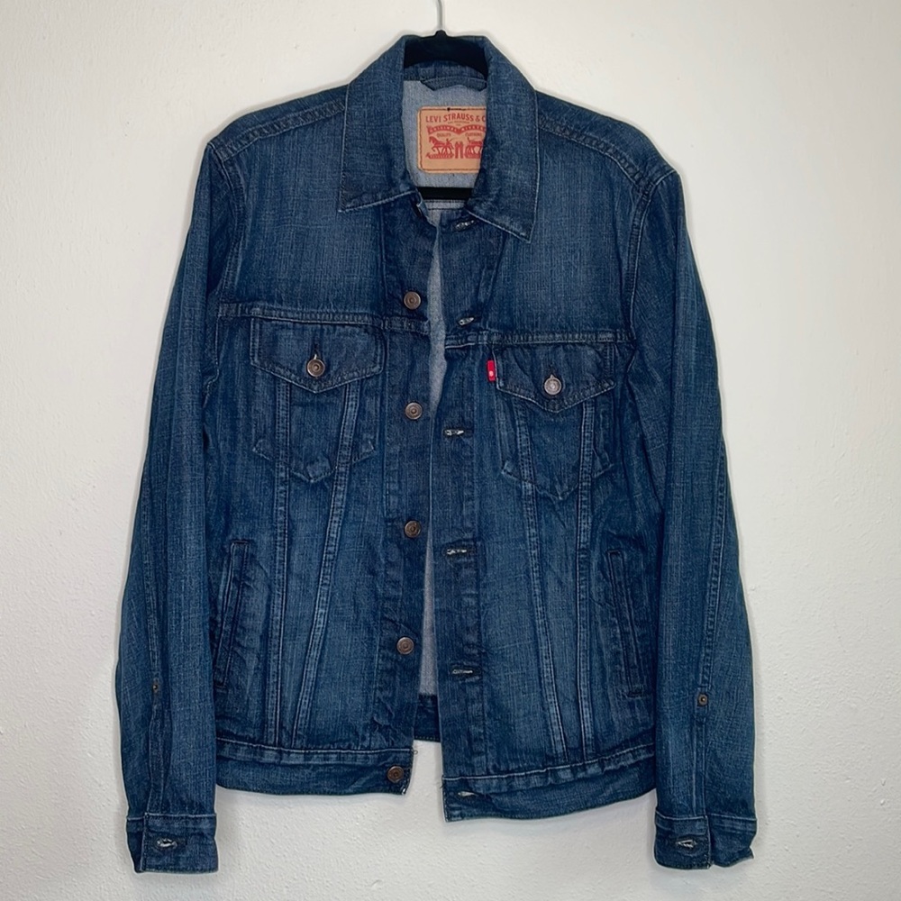 Heavy denim Levi’s jean jacket with California buffalo on back